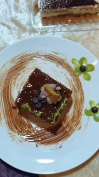 قطعة كيك الشوكولاتة الفاخرة