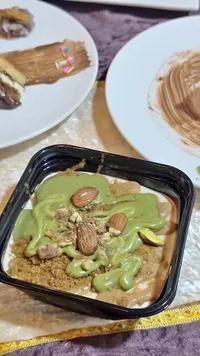 حلى اللوتس والفستق الحلبي