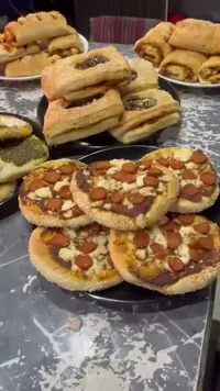 تشكيلة معجنات ومخبوزات طازجة