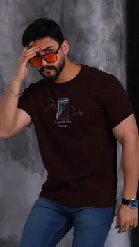تيشيرت رجالي بني بطبعة