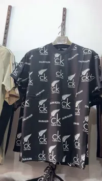 تيشيرت رجالي مطبوع بشعار كالفن كلاين (Calvin Klein)