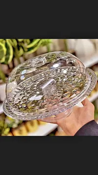 صحن تقديم حلويات كريستالي مع غطاء