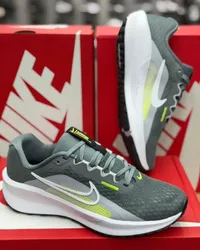 حذاء رياضي شبابي داون شيفر 13 - نايكي (Nike)