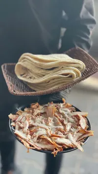 وجبة شاورما دجاج مع خبز الصاج