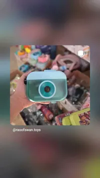 حافظة أقلام بتصميم كاميرا