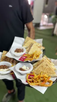 وجبة ساندويتش مع بطاطس مقلية