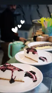 تشيزكيك بصوص التوت البري