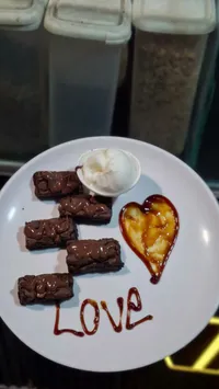 مجموعة وجبات متنوعة - حلويات وآيس كريم