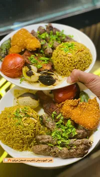 صحن مشاوي مشكل مع أرز