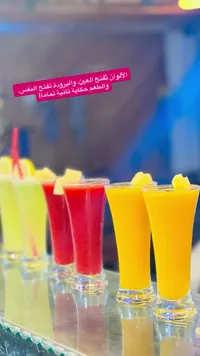 تشكيلة عصائر طبيعية طازجة