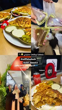 وجبة الفطائر مع الصلصة والمخللات