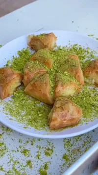 بقلاوة بالفستق الحلبي