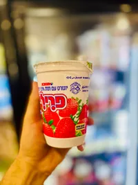 زبادي بالفراولة - تنوفا (Tnuva)
