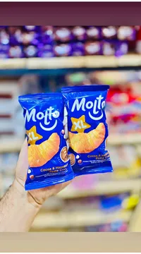 كرواسون محشو بكريمة الكاكاو والبندق - مولتو (Molto)