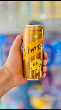 مشروب شعير غازي بنكهة الأناناس الذهبي - شويبس (Schweppes)