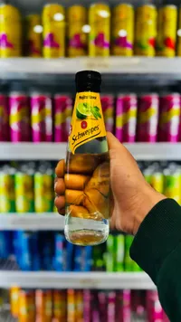 مشروب غازي بنكهة الموهيتو - شويبس (Schweppes)