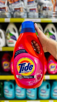 سائل غسيل الملابس الأوتوماتيكي برائحة داوني - تايد (Tide)
