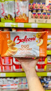 كرواسون محشو بحشوة الخوخ والمشمش - بالكوني (Balconi)