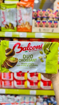 كرواسون محشو بكريمة الفستق - بالكوني (Balconi)