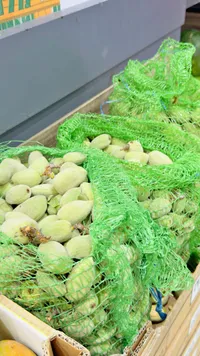 لوز أخضر طازج