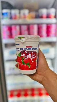 زبادي بالفراولة قليل الدسم 1.5% - تنوفا (Tnuva)