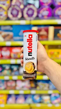 بسكويت محشو بكريمة البندق - نوتيلا (Nutella)