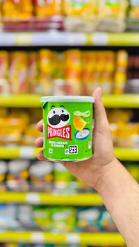 رقائق البطاطس بنكهة الكريمة الحامضة والبصل - برينجلز (Pringles)