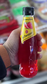 شويبس بنكهة الفراولة - Schweppes
