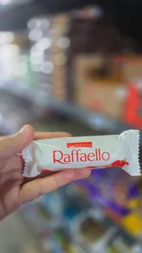 حلوى جوز الهند واللوز - رافايلو (Raffaello)