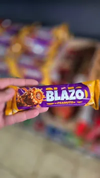 لوح ويفر بالشوكولاتة والفول السوداني - بلازو (Blazo)