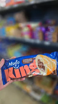كرواسون محشو بالشوكولاتة والبندق - مولتو كينج (Molto)