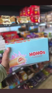 كيك رول بحشوة الفراولة والكريمة - هوهوز (Hohos)