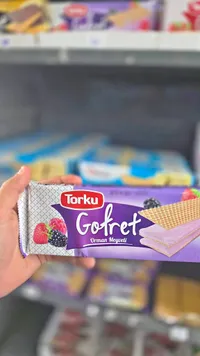 ويفر محشو بكريمة فواكه الغابة - توركو (Torku)