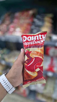 كرواسون محشو بمربى الفراولة - دومتي (Domty)