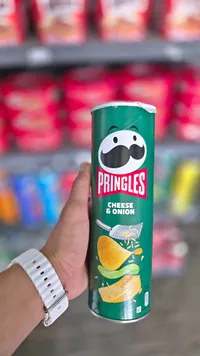 رقائق البطاطس بنكهة الجبن والبصل - برينجلز (Pringles)