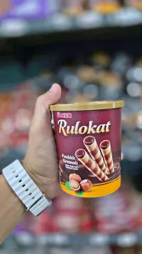 أصابع ويفر محشوة بكريمة البندق - رولوكات من أولكر (Ulker)