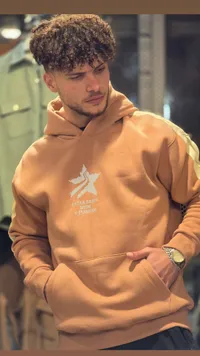 هودي بيج A Star Shape With A Flaming