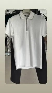قميص بولو أبيض بسحاب - كيش وير (Qesh Wear)