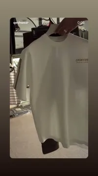 تيشيرت صيفي أبيض بتصميم كرييتف - قيش وير (Qesh Wear)