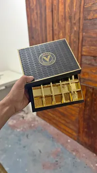 علبة تقديم شوكولاتة فاخرة - فيلفيت ريستو كافيه (Velvet Resto Cafe)