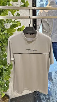 تي شيرت 'لاست فيفورت' (Last Favorite)