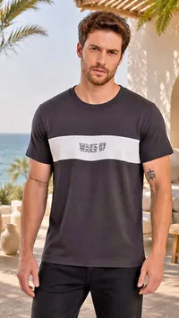 تيشيرت بطباعة WAKE UP (Wake Up)