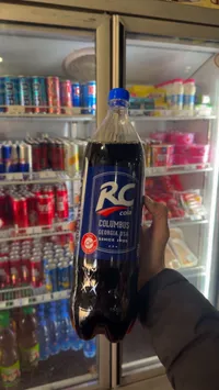 مشروب غازي كولا - آر سي (RC)