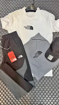 طقم ملابس رياضية رجالي - ذا نورث فيس (The North Face)
