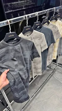 تيشيرت رجالي بنقشة مموهة - ذا نورث فيس (The North Face)