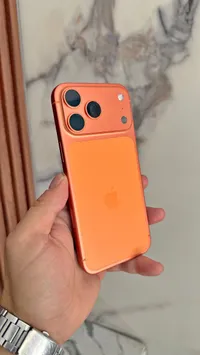 هاتف آيفون بتصميم مميز - أبل (Apple)