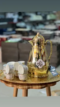 طقم قهوة عربية ذهبي فاخر مع أكواب