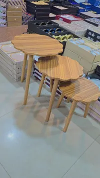 طاولة خشبية بيضاوية - تصميم حديث
