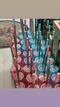 فرشاة مرحاض بمقبض ملون
