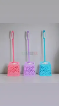 فرشاة تنظيف المرحاض بتصميم زخرفي